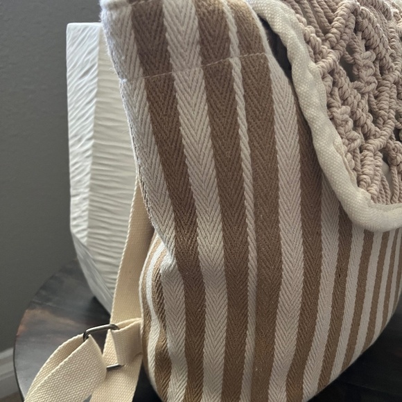ROXY Summer Tan Macrame Backpack NWT - Picture 6 of 10